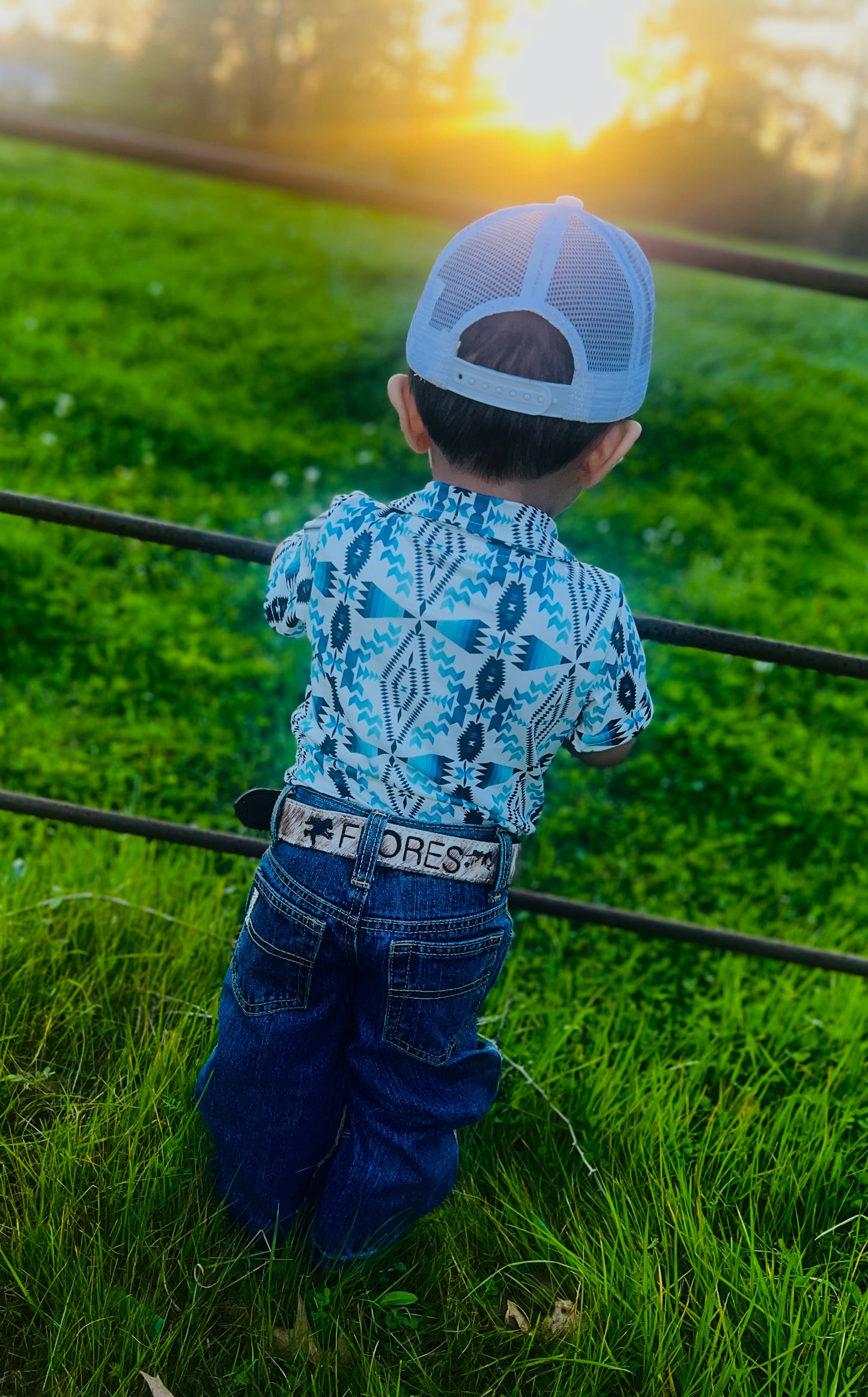 BLUE WHITE AZTEC BUTTON UP *RTS*