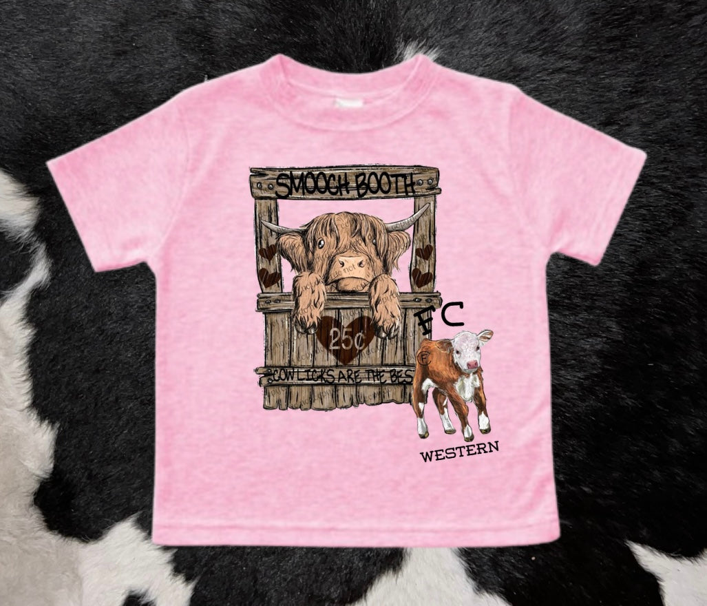 Smooch Booth Highland Cow Tee (read description)